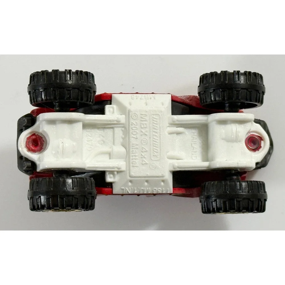 Matchbox MBX 4x4 Toy Truck 1:64 Red Explorer Off-Road Diecast Car 2007 Mattel‎